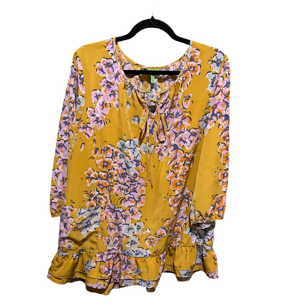 Logo instant chic size large blouse EUC